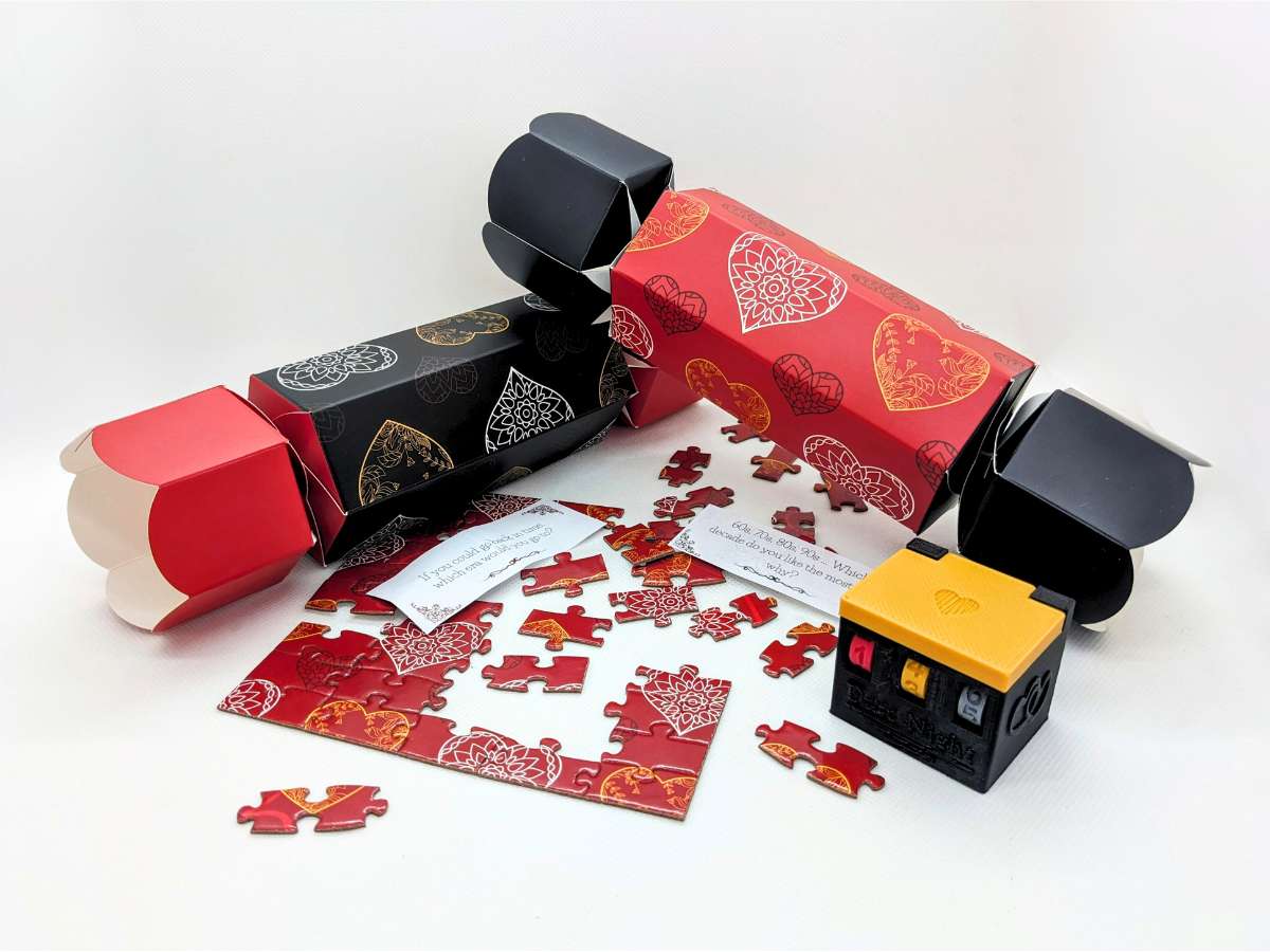 couple date jigsaw puzzle and lockbox